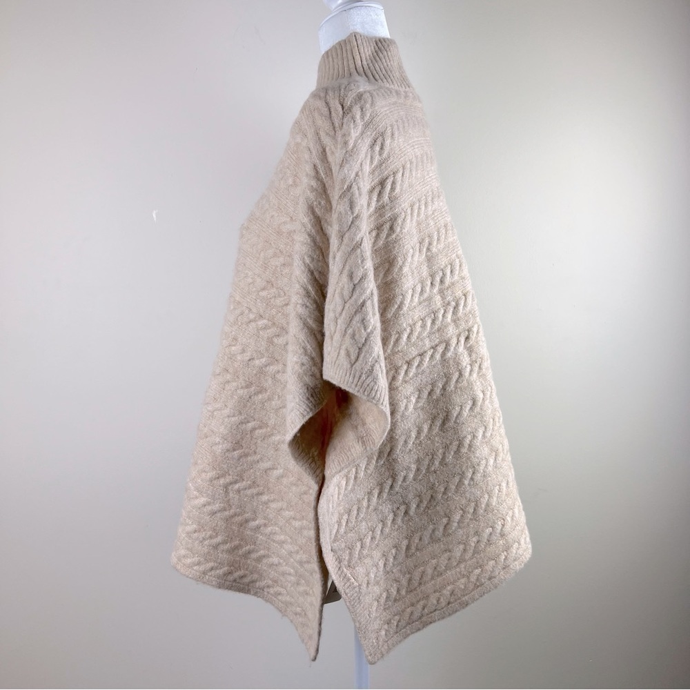 Beachlunchlounge | Cable Knit High Neck Poncho Cream | M - Picture 3 of 9